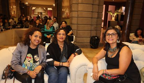  Paloma Blanco, Clau Cuellar y Mayela.