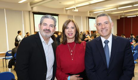  Pedro Eloy Rodríguez, Imelda Elizalde y Julio Divela.