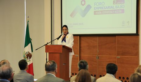  Ivette Larrea.