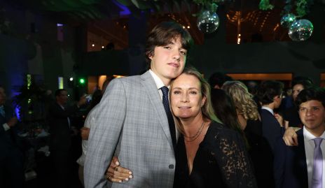  Paulo Abaroa con su mamá Gaby Artolózaga.
