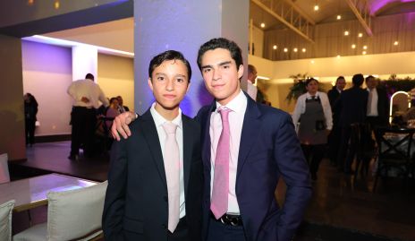  Patricio y Juan José Leos.