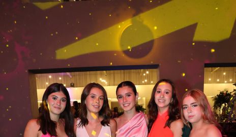  Alexa, Fer Chávez, Antonella Colona, Silvana Estrada y Karol Olvera.