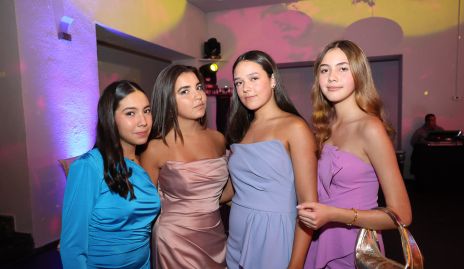  Camila Bustamante, Romina González, Fernanda Humara y Ale Limón.