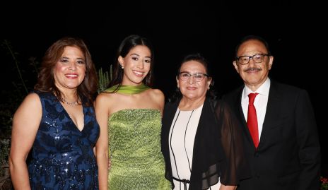  Catalina, Pau Wong Alfredo Wong y Margarita Wong.