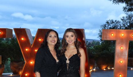  Samantha y Cumbi Mendoza.