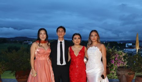  Michelle Miranda, Jaime Ayala, Sofía Sarabia y Juanita Regalado.