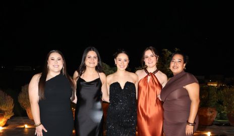  Katy Zapata, Julia Meade, Pao Charre, Aranza Martínez y Pau García.