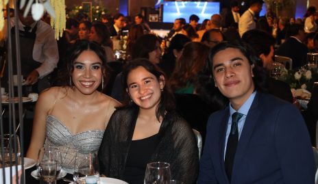  Joali Pérez, Victoria González y Yahir Pérez.