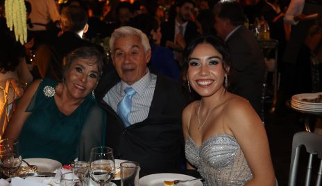  Federico, Verónica y Joali Pérez.