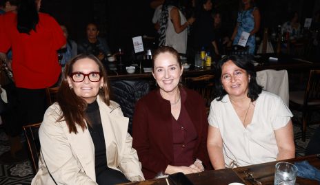  Gaby Villanueva, Lourdes Gutiérrez y María Maza.