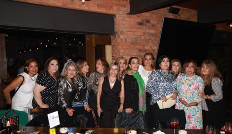  Martha Laura Torres, Susana Romero, Claudia Aldasoro, Bety Lavín, Lucila Hernández, Nona Lozano, Claudia Obregón, Patricia Betancourt, Lidia Cantú, Paty Galina, Regina Payán, Lety Manzanares y Renata Flores.