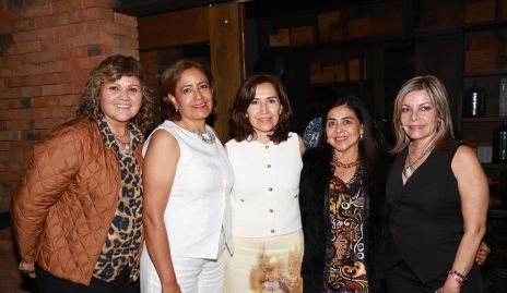  Erika Ress, Martha Laura Torres, Pilar de la Rosa, Fátima González y Nona Lozano.