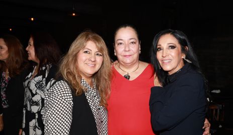  Renata Flores, Miriam García Rojas y Yessica Toscano.