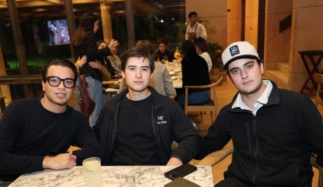  Manuel Flores, Marcelo Villarreal y Javier Alcalde.
