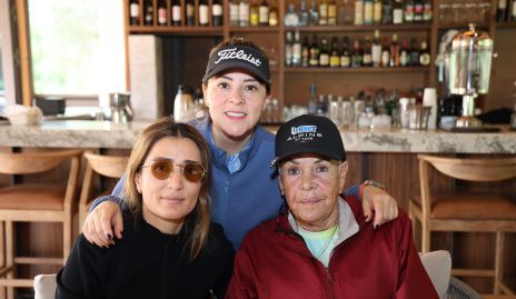  Lourdes Orozco, Silvia Garza y Paty del Peral.