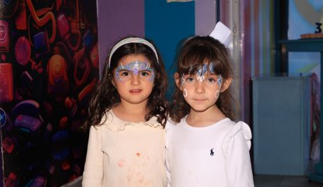  Nerea Romo y Alessandra Zamanillo.