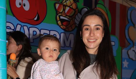   Teresa Mancilla con sus hijos Maite y Federico Díaz.