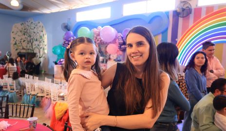  Ana Gaby González con su hija Paola González.