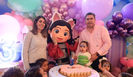  Héctor Gordoa, Andrea Lorca e Isabella Gordoa.