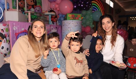  Paola Torre, Franco Cosío, Lorenzo Dauajare, Lucila de Luna y Mónica Garza.