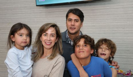  Sofía Arredondo, Michelle Mendoza, Fernando Arredondo, José Miguel Bravo y Ale Arredondo.