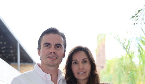  Juan Carlos Flores y Ale Díaz Infante con su hijo Juanca.
