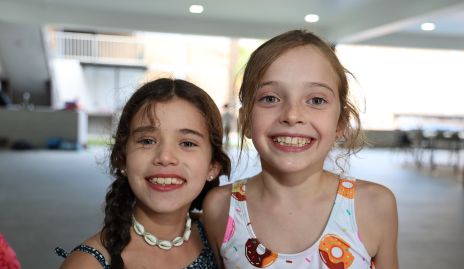  Renata y Lucía.