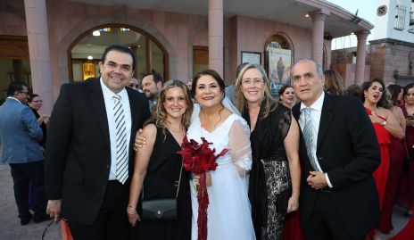  Miguel Compean, Aurora Irigoyen, Sandra Guevara, Mara y Miguel Ortiz.