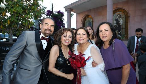  Sam Encinos, Mayito Aguillón, Sandra Guevara y .
