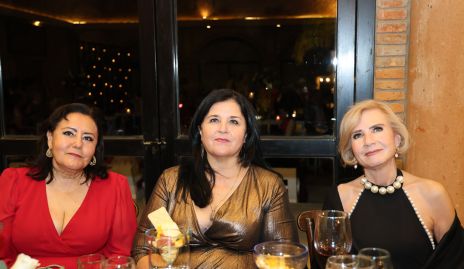  Blanca, Gaby Áreas y Mónica Arce.