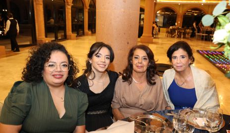  Fernanda Faz, Mariana Faz, Cecilia Pantoja y Angelina Fernández.