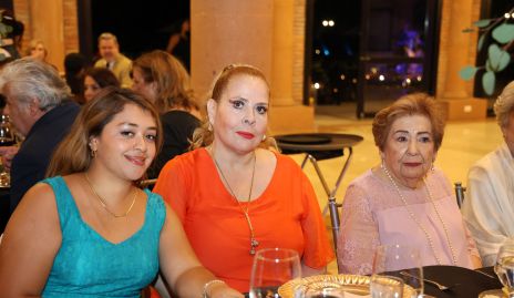  Damaris, Mónica Maqueo y Adriana Colores.
