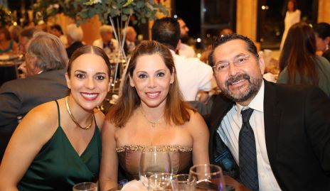  María Rodríguez, Diana Márquez  y Hugo Peña.