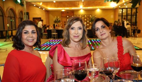  María Elena González, Rosy Díaz Infante y Gina Meade.