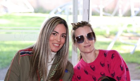  Elizabeth Berrones y Cristina Ocejo.