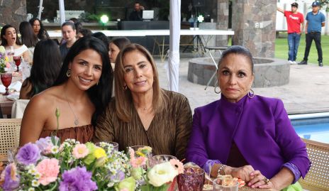  Fabiola Flores, Isabel Contreras y Esther Ortiz.