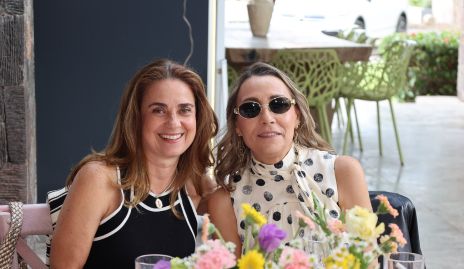  Rocío Alcalde y Roxana Serna.