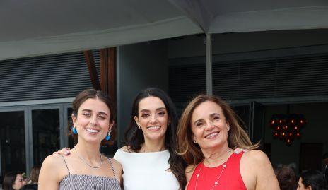  Verónica Alcalde con sus hijas Verónica y Andrea Abud.