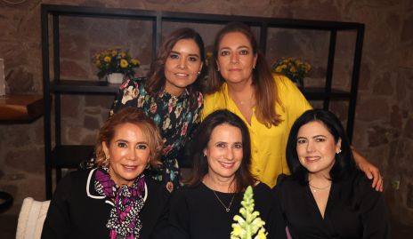  Lorena Torres, Claudia Altamirano, Isabel Carrillo, Ana Paula Gutiérrez y Christianne Cambeses.