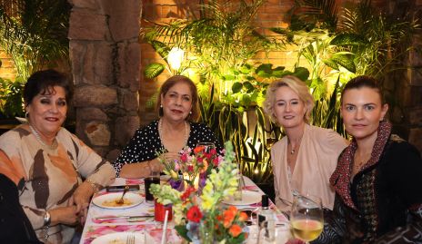  Patricia Torres Corzo, Isabel Torres Corzo, Güera Valle y Francine Coulon.