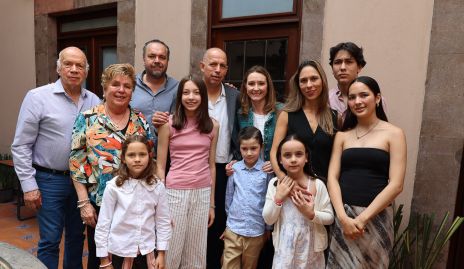  Miguel Apezteguía con su familia.
