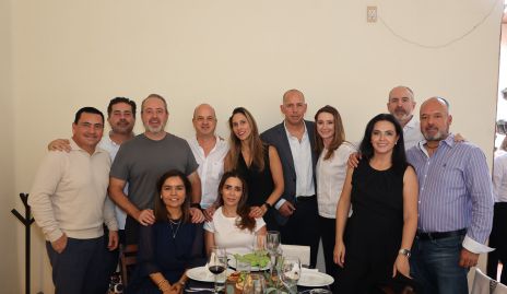 Miguel Apezteguía con sus amigos.