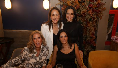  Lety Aguilar, Anilú Enríquez, Claudia Quiroz y Claudia Artolózaga.