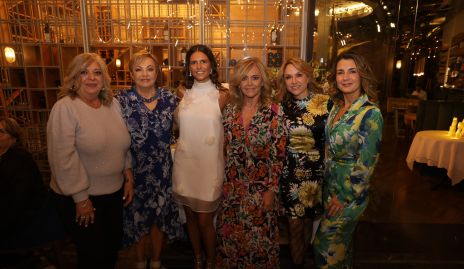  Ana María Santos, Juanis, Ana Pau de la Fuente, Guadalupe Santos, Alejandra Santos y Verónica Díaz.