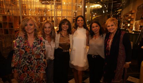  Ana Paula de la Fuente con su familia política.
