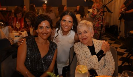  Mariana Goldaracena, Ana Pau de la Fuente y Mary Woodul.