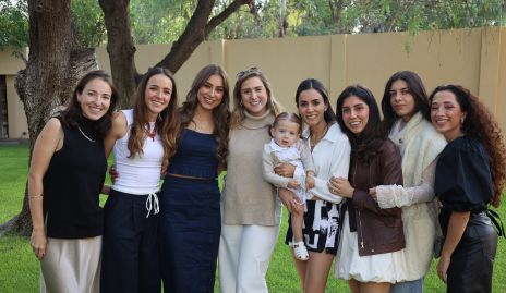  Yolanda Navarro, María Cueli, Cayita Rodríguez, Camila Fernández,  Victoria Chávez, Oly Abud, Paola Dávila, Analú Díaz y Claudia Pérez.