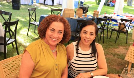  Mayela Calderón y Gloria Garcidueñas.