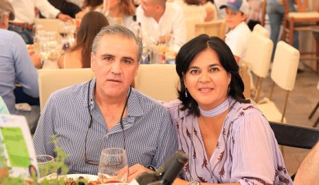  Beto Gómez y Cinthia Sánchez.