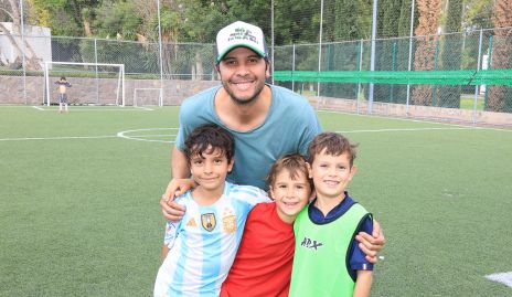  Andrés, Guillermo, Juan Pablo e Israel Benavente.
